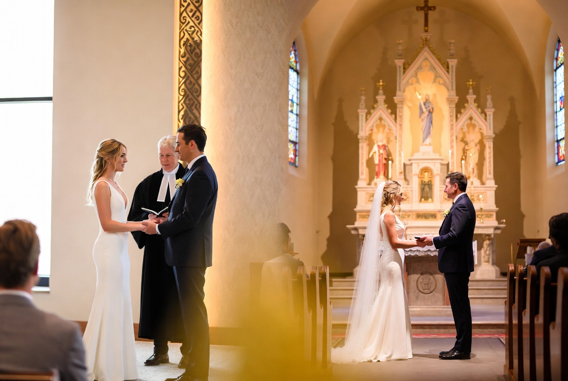 Comparaison mariage civil et religieux au Québec